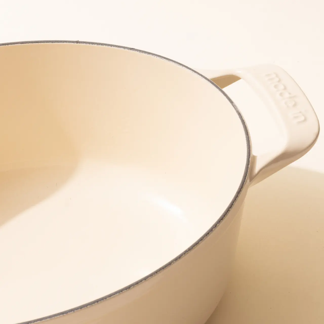 Round Enameled Cast Iron Dutch Oven - 7.5 QT