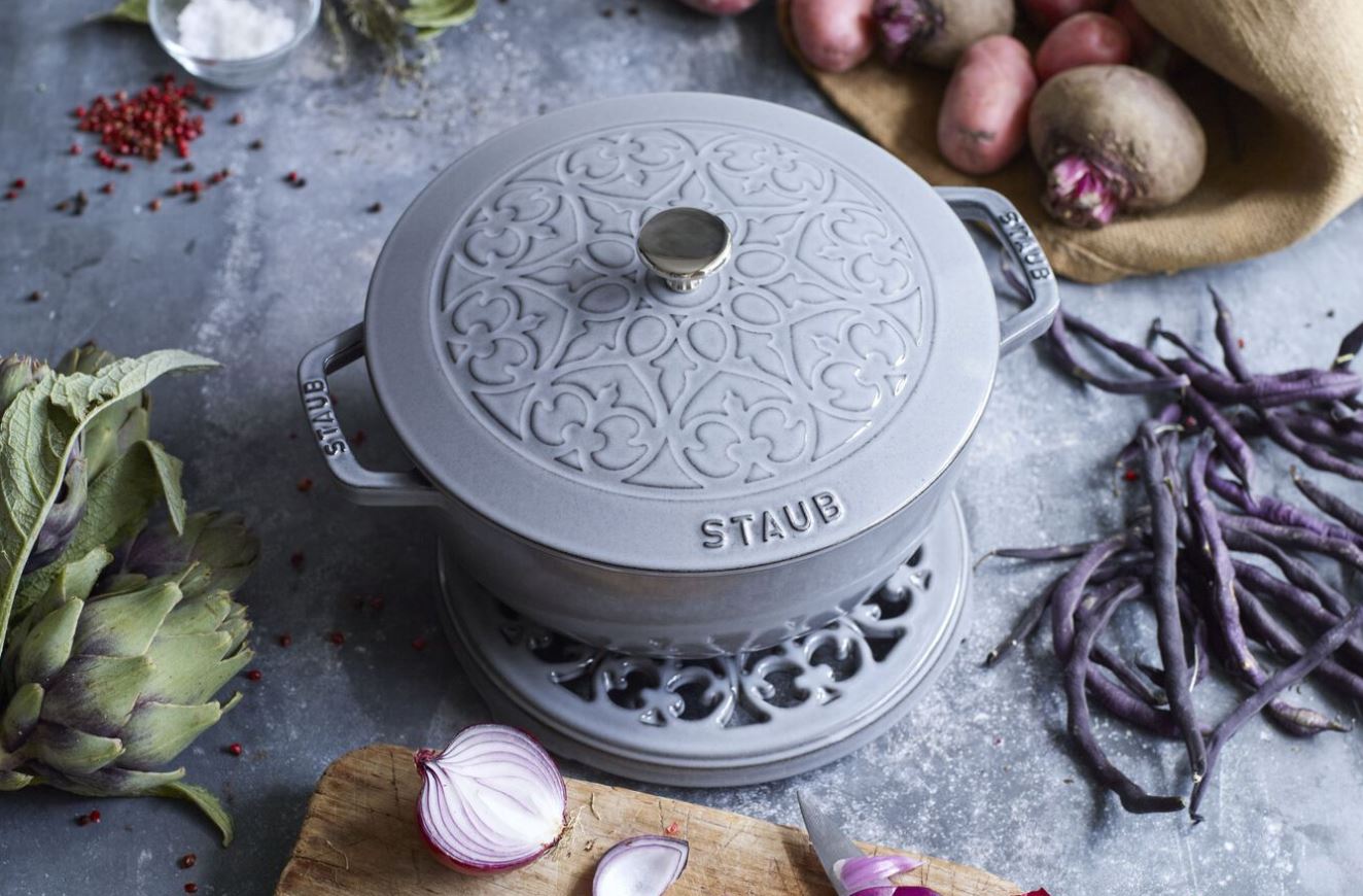 Staub Cast Iron 1.5-Qt Petite French Oven - Lilac