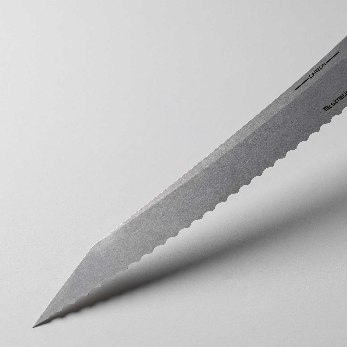 Carbon - 9 Inch Scalloped Bread Knife