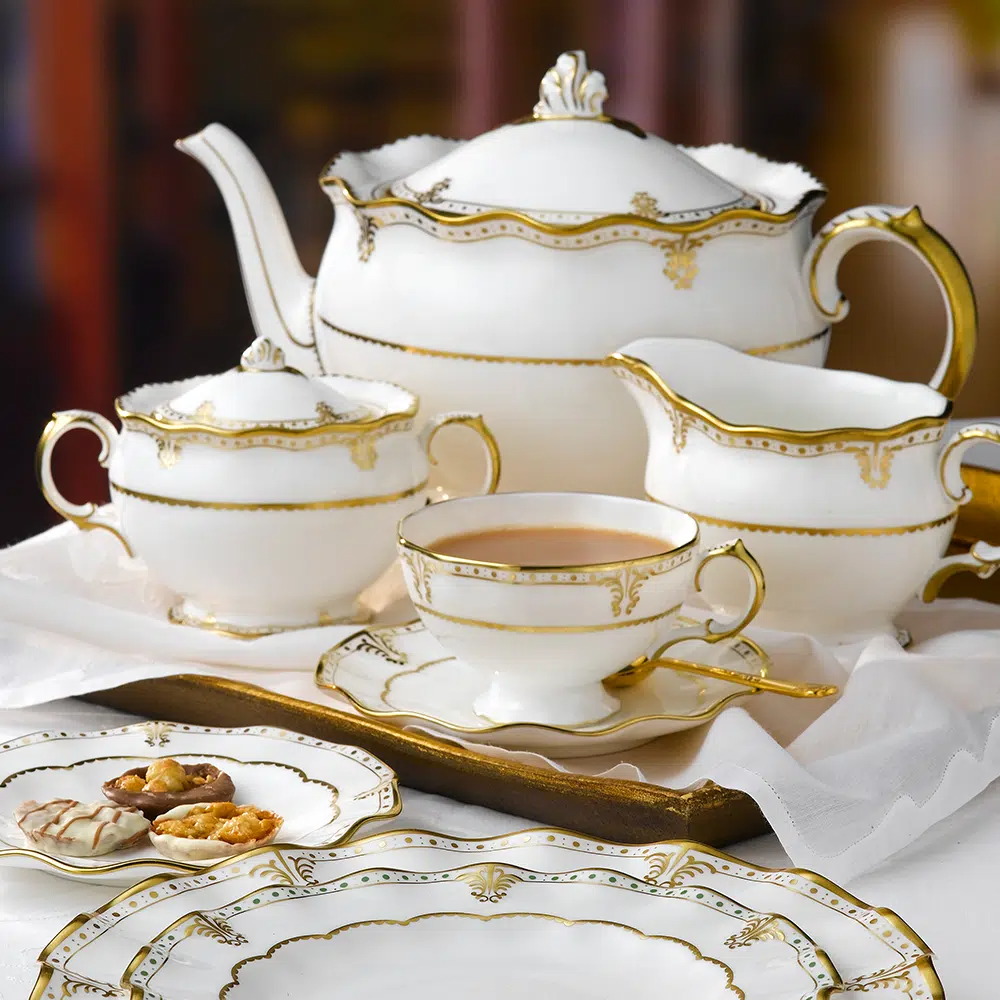 Elizabeth - Gold Dinnerware Collection