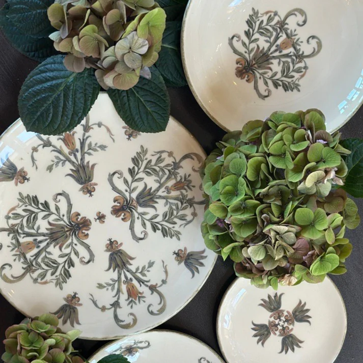 Villa Dinnerware Collection